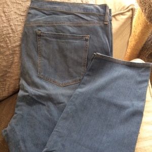 LOFT Plus Performance Denim Legging Size 26